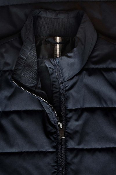 Zoom bild av Woman horizontal quilted gilet, navy