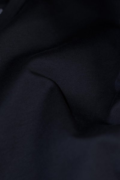 Zoom bild av The interlock tee